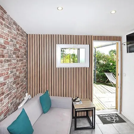 بيت للعطل 2 Bedroom Awesome In بيربينيو