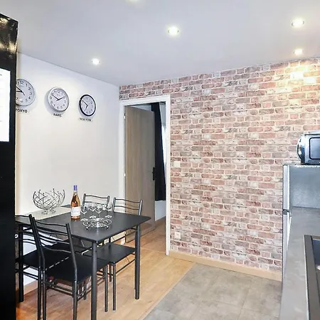 2 Bedroom Awesome In *