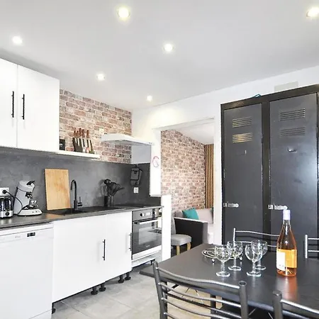 2 Bedroom Awesome In بيربينيو