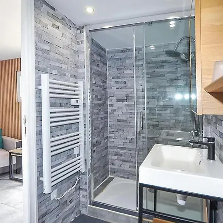 2 Bedroom Awesome In بيت للعطل بيربينيو